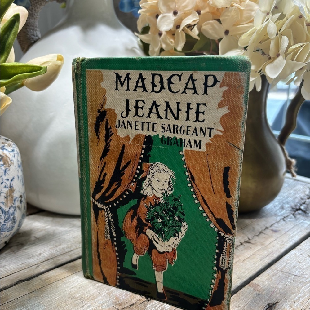 Vintage 1959 Reader Madcap Jeannie Book. Janette Graham | Hardback | Green